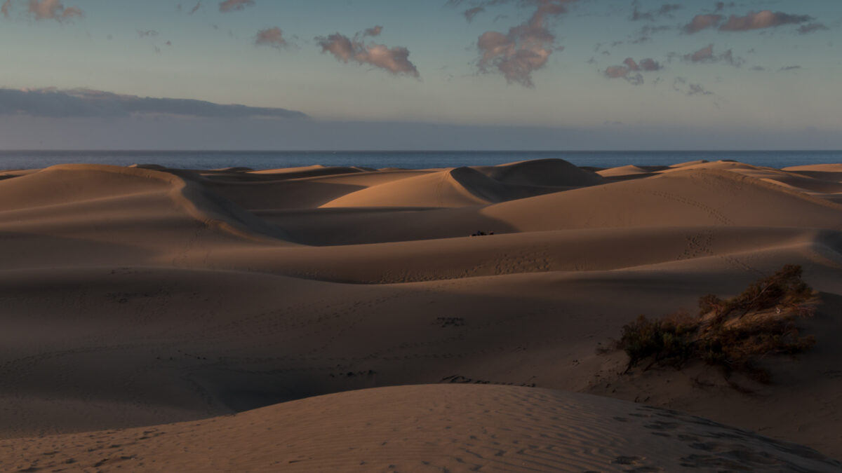 Fascinující písečná poušť na ostrově Gran Canaria